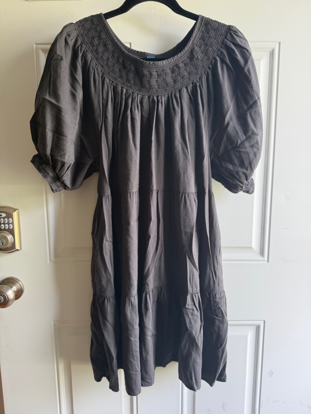 Old Navy Smocked Puff Sleeve Tunic - Charcoal gray, small.